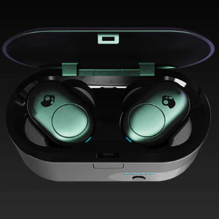 Skull earbuds